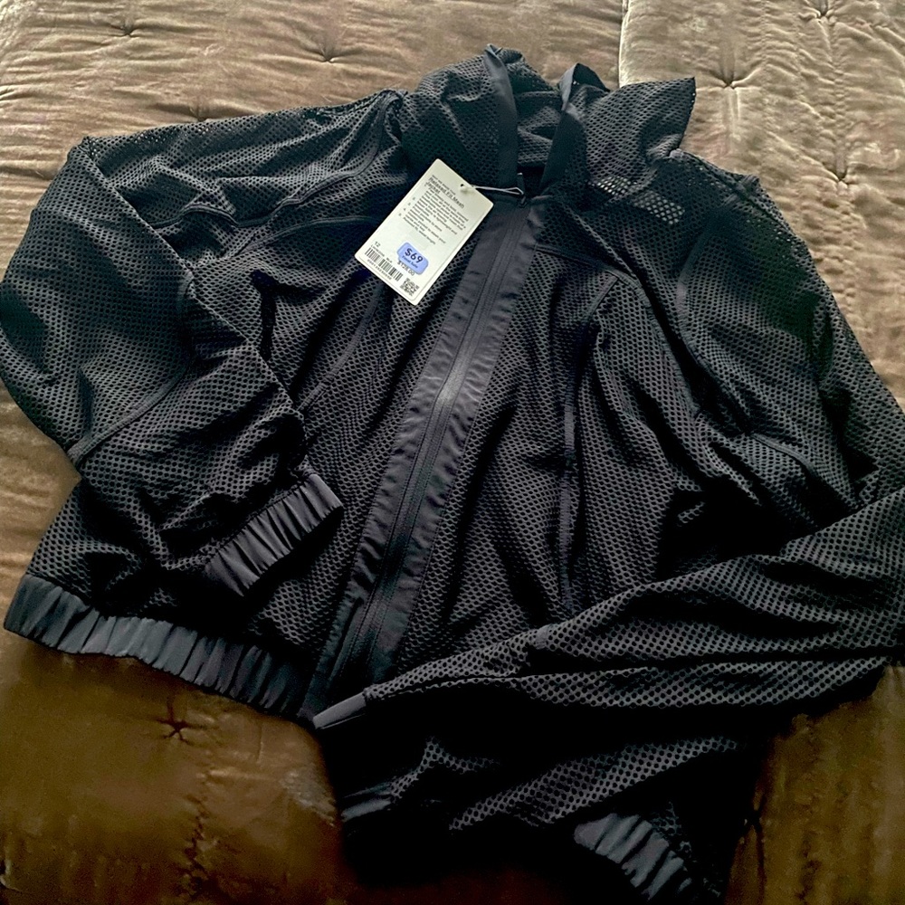Lululemon relaxed fit mesh jacket